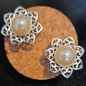 Stunning Vintage Gold and Pearl Floral Earrings